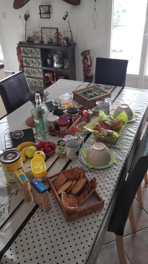 Philippe & Marie, A Louer Petite Chambre Chez L'Habitant Avec Terrasse Dans Villa, Au Pied Du Luberon 屈屈龙 外观 照片